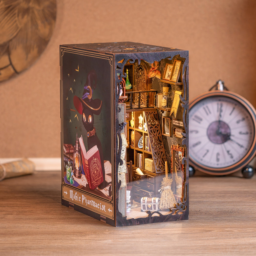 Magic Pharmacist Book Nook Kit