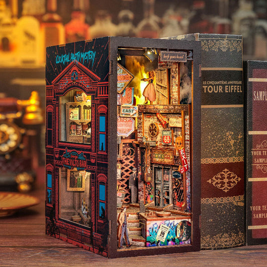 The Long Goodbye Book Nook Kit