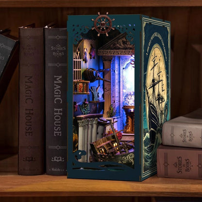 Riddle on the Seabed Book Nook Kit