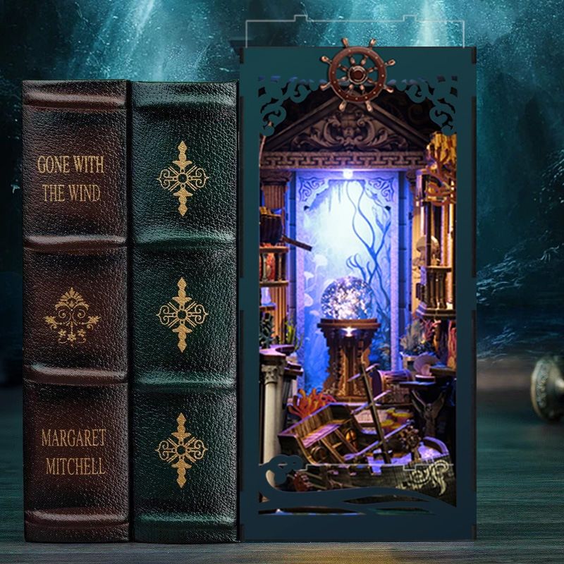 Riddle on the Seabed Book Nook Kit