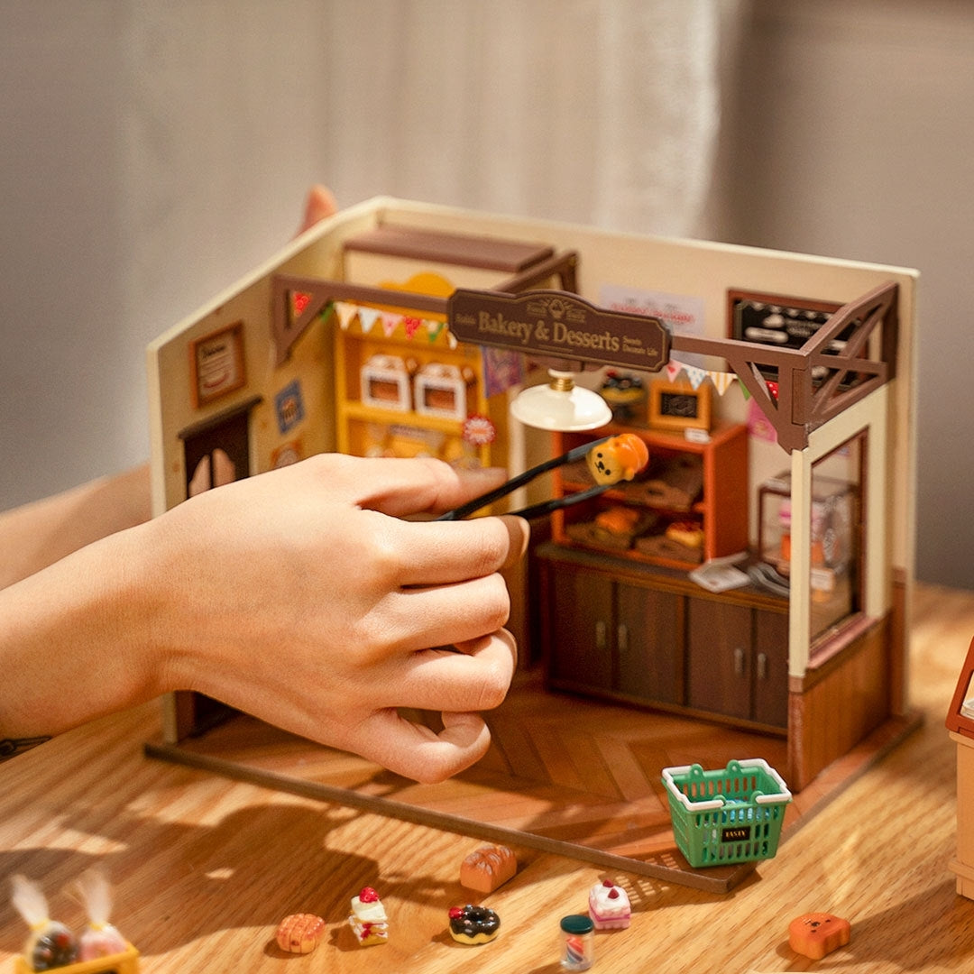 Becka's Baking House bakery themed diy miniature house - miniature crafts