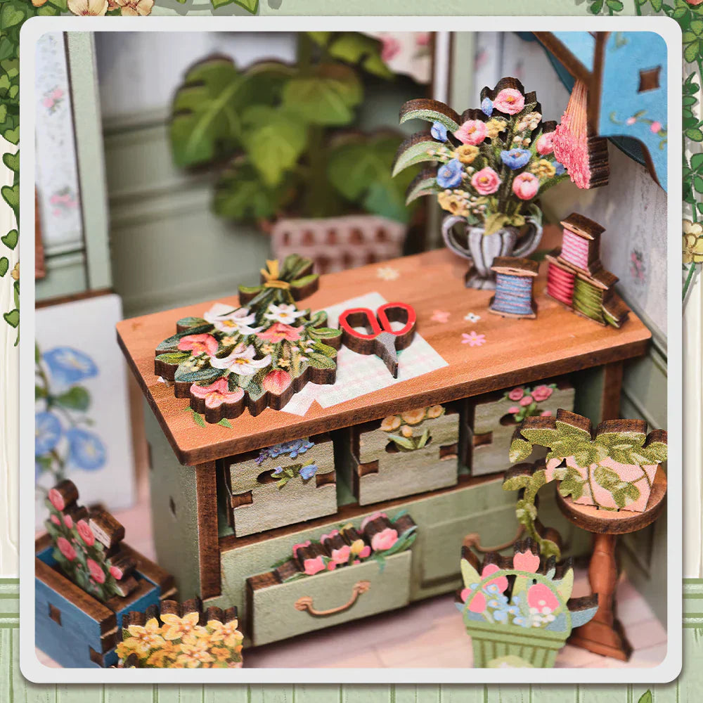 Champs-Élysées Florist DIY Miniature House