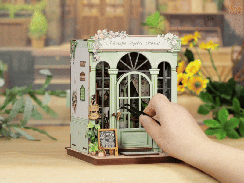 Champs-Élysées Florist DIY Miniature House